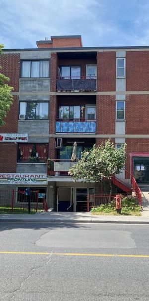 Three-Bedroom, Three-Bathroom (5 1/2) - 4605 4615 Ave Van Horne, Montréal - Photo 2