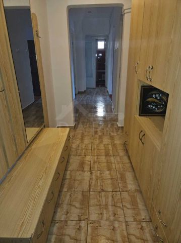 Imobiliare inchiriere apartament 3 camere - Photo 4