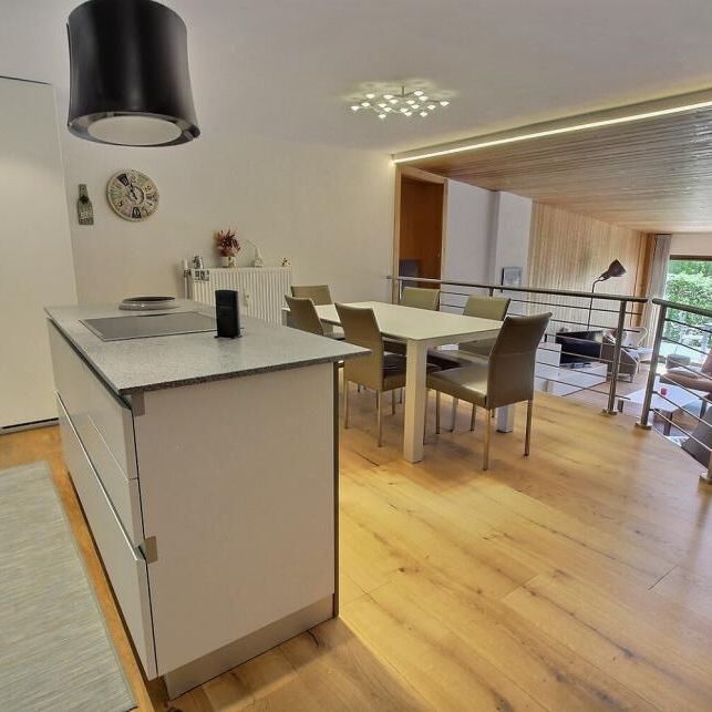 Appartement récemment rénvoé situé sur la place du village à la location à la semaine - Photo 1