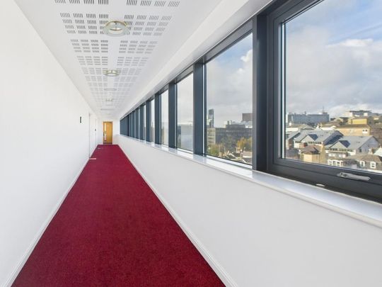 2 bedroom penthouse to rent - Photo 1