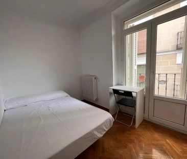 Calle de Grafal, Madrid, Community of Madrid 28005 - Photo 2