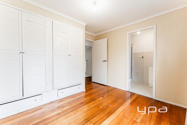 4 Stradishall Way, Tullamarine - Photo 1