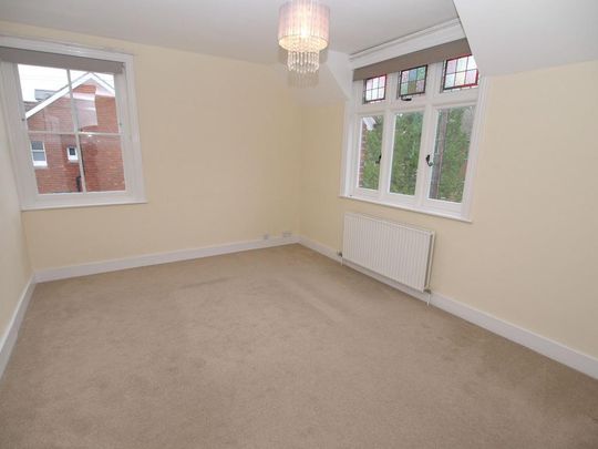 4 bedroom semi-detached house to rent - Photo 1
