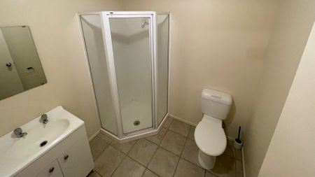 Fully furnished apartment in the CBD - Photo 3