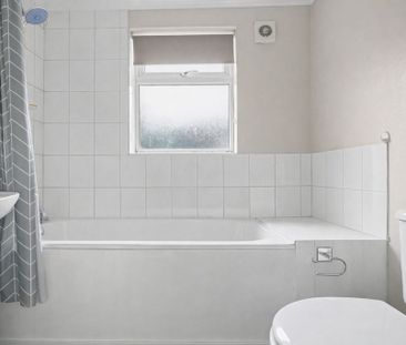 Curzon Road, Chatham - Photo 6