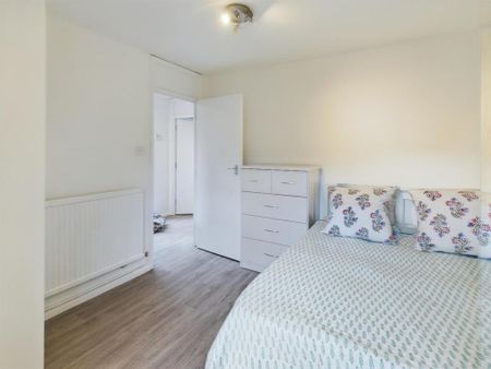 4 bedroom house to rent - Photo 3