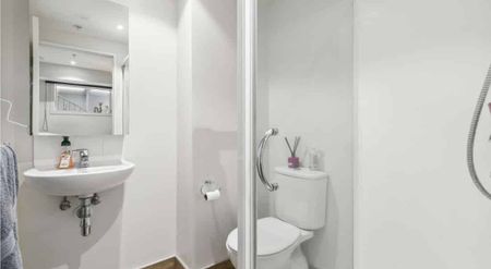 3 Bedroom Soho with Views - Photo 5