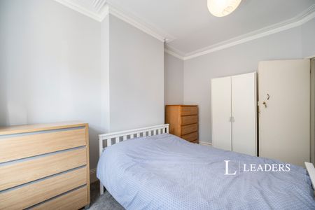 4 bedroom house to rent Mafeking Road, Southsea, PO4 - Photo 2