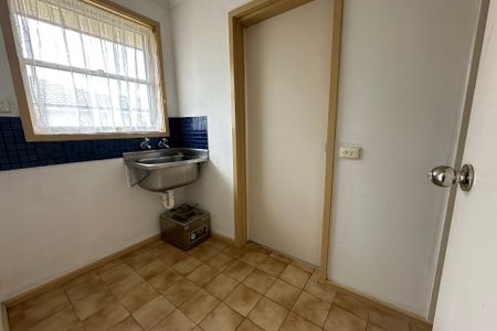 5 Silvan Grove, Hampton Park VIC - Photo 4