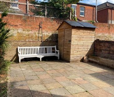 4 bedroom semi-detached house to rent - Photo 4