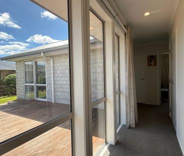 Modern living, country location! - Photo 2