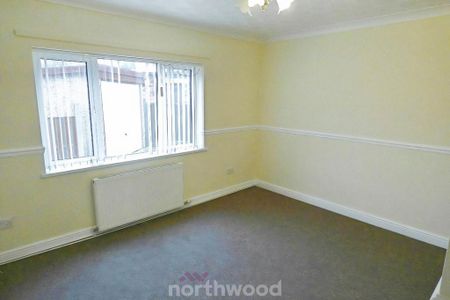 3 bedroom semi-detached house to rent - Photo 4