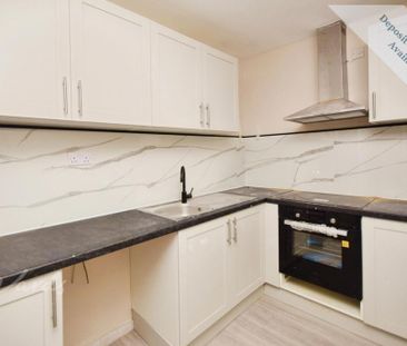 1 bedroom in a flat share to rent - Photo 2