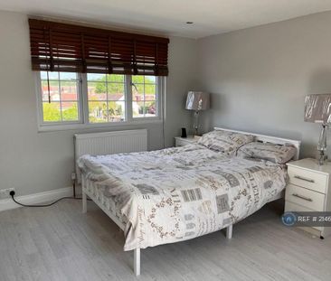 1 bedroom in a house share to rent - Photo 3