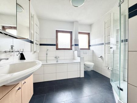 Attraktive 3-Zimmer-Wohnung mit separatem Essbereich und zwei Balkonen in Oberstenfeld - Foto 5