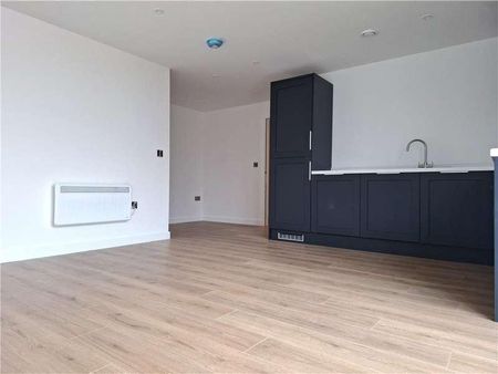 Tealing Drive, Epsom, Surrey, KT19 - Photo 2