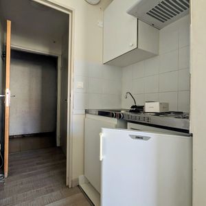 Location Appartement 1 pièce 16m² - Photo 2