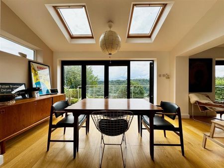 4 bedroom detached house to rent - Photo 4