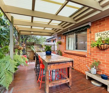 Modern Comfort Meets Convenience in Burwood East - Photo 5