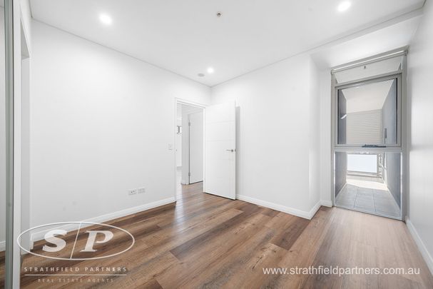 Luxury Living, Great Location, Level 1 - Photo 1