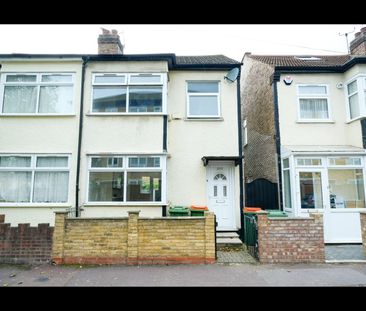 2 Bed Semi-Detached House, Walton Road, E12 - Photo 2