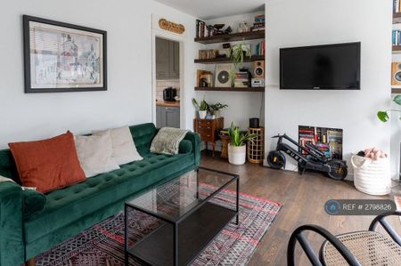 2 bedroom flat to rent - Photo 2