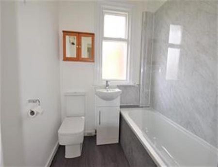 1 Bedroom Apartment To Let - Photo 4