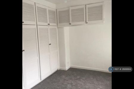 2 bedroom semi-detached house to rent - Photo 4