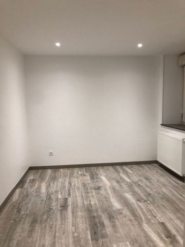 Location Appartement 3 pièces 79m² - Photo 2