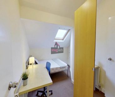 3 bedroom flat to rent - Photo 4