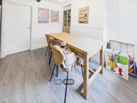 2 bedroom terraced house to rent - Photo 2