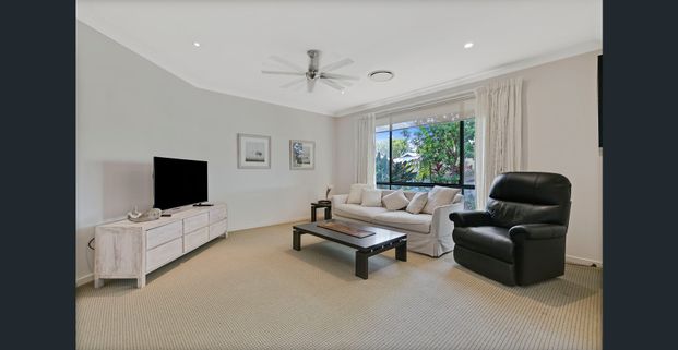Stunning Family Home with Pool in Prime Noosaville Location - Photo 1