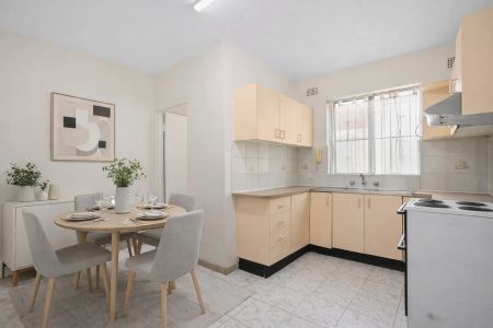 Stylish Apartment in Ideal Location - Photo 5