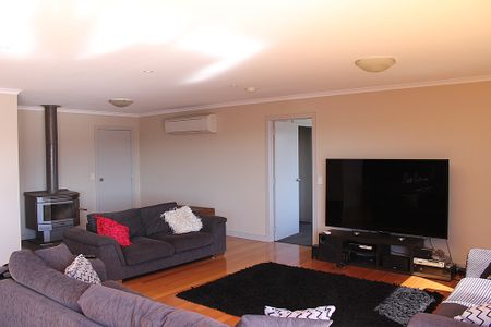 11 Zenith Court, Blackstone Heights TAS 7250 - House For Rent | Domain - Photo 4