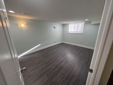 139 10 Avenue Northwest, Calgary - Photo 5