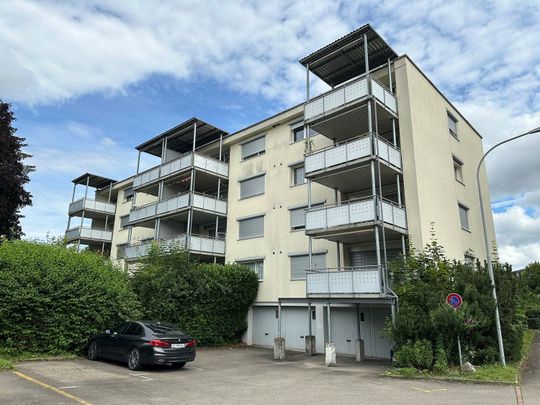 2.5-Zimmer-Wohnung im Hochparterre links mit grossem Balkon - Photo 1