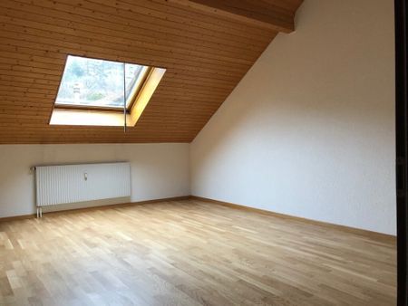 Grand appartement mansardé avec cheminée - Photo 2