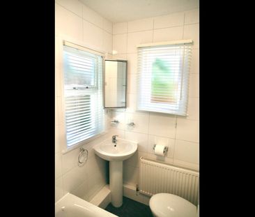 2 Bed Flat, Beatrice Avenue, SW16 - Photo 3