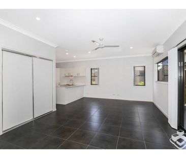 3 BEDROOM 3 STORY TOWNHOUSE WITH DOUBLE GARAGE - Photo 3