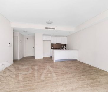 Nearly Brand New Luxury Two Bedrooms Apartment for Lease. - Photo 2