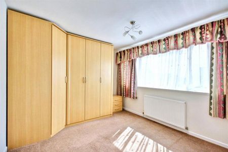3 bedroom semi-detached house to rent - Photo 5