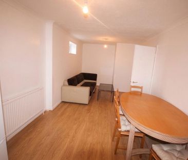 3 bedroom property to rent - Photo 2