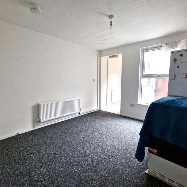 4 bedroom terraced house to rent - Photo 1