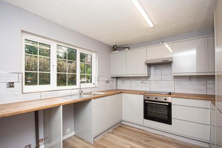 2 bedroom end of terrace house to rent - Photo 4