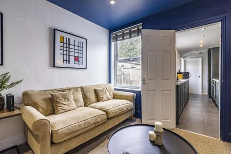 4 bedroom terraced house to rent - Photo 5