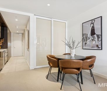 Stylish, central and ready to go - Photo 5