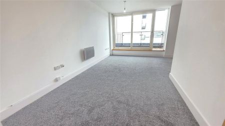 3 bedroom apartment to rent - Photo 4