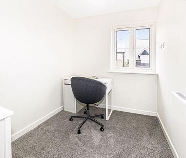 3 bedroom end of terrace house to rent - Photo 1