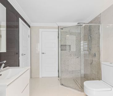 Stylish & Sophisticated - Photo 6