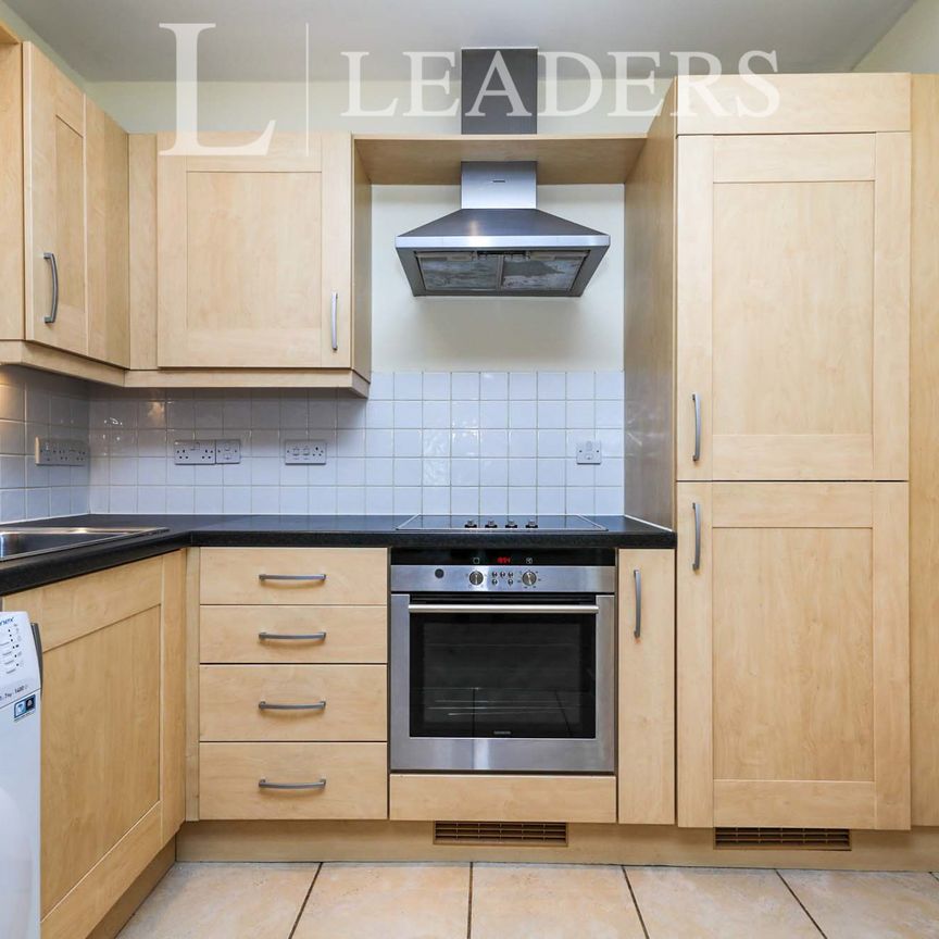 2 bedroom apartment to rent Charterhouse Area, Godalming - Photo 1